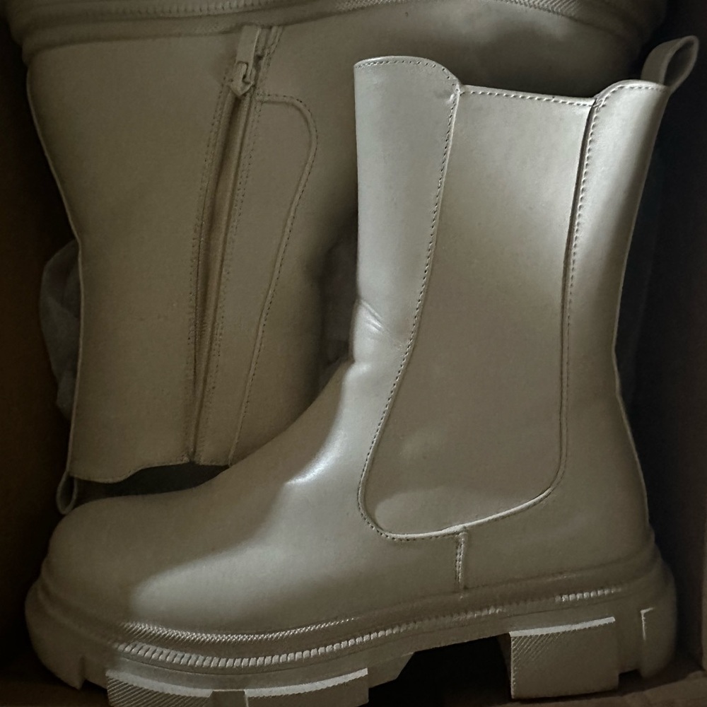 CREAM BOOTIES